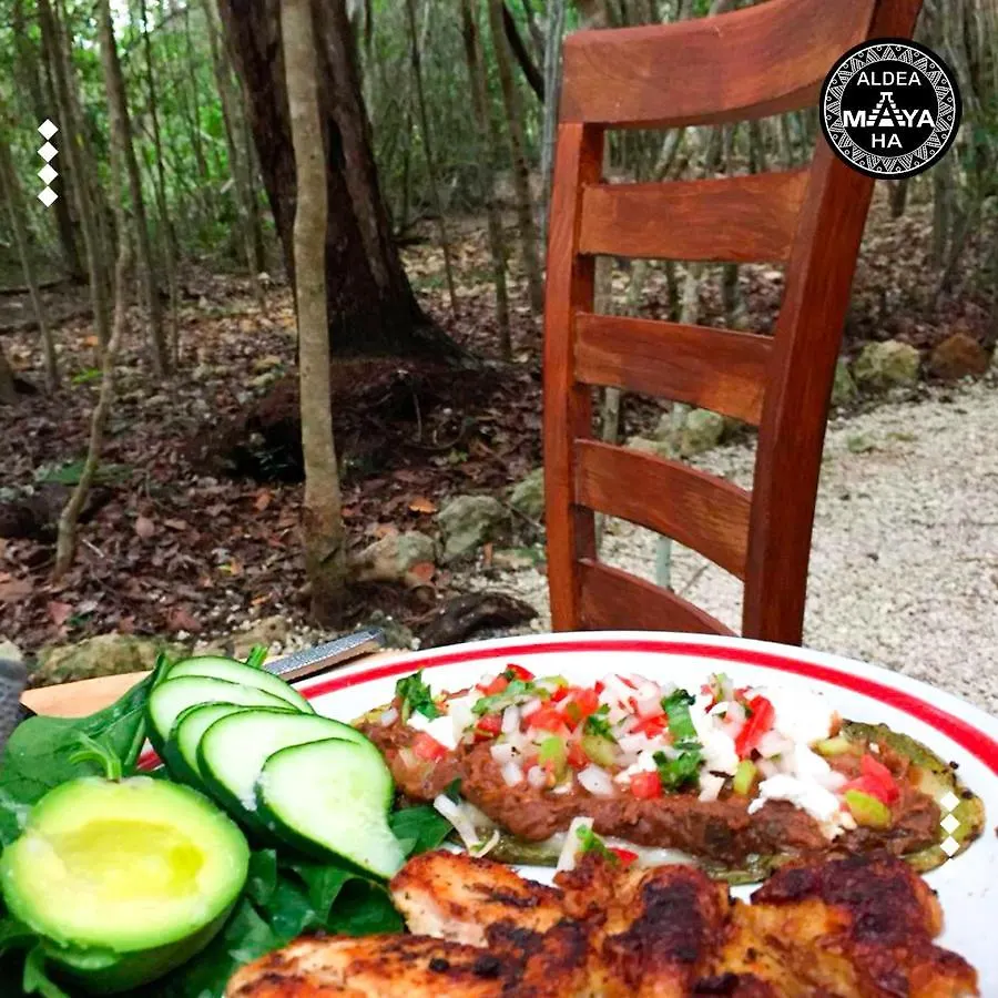 Aldea Maya-Ha Cabañas con cenotes Puerto Morelos
