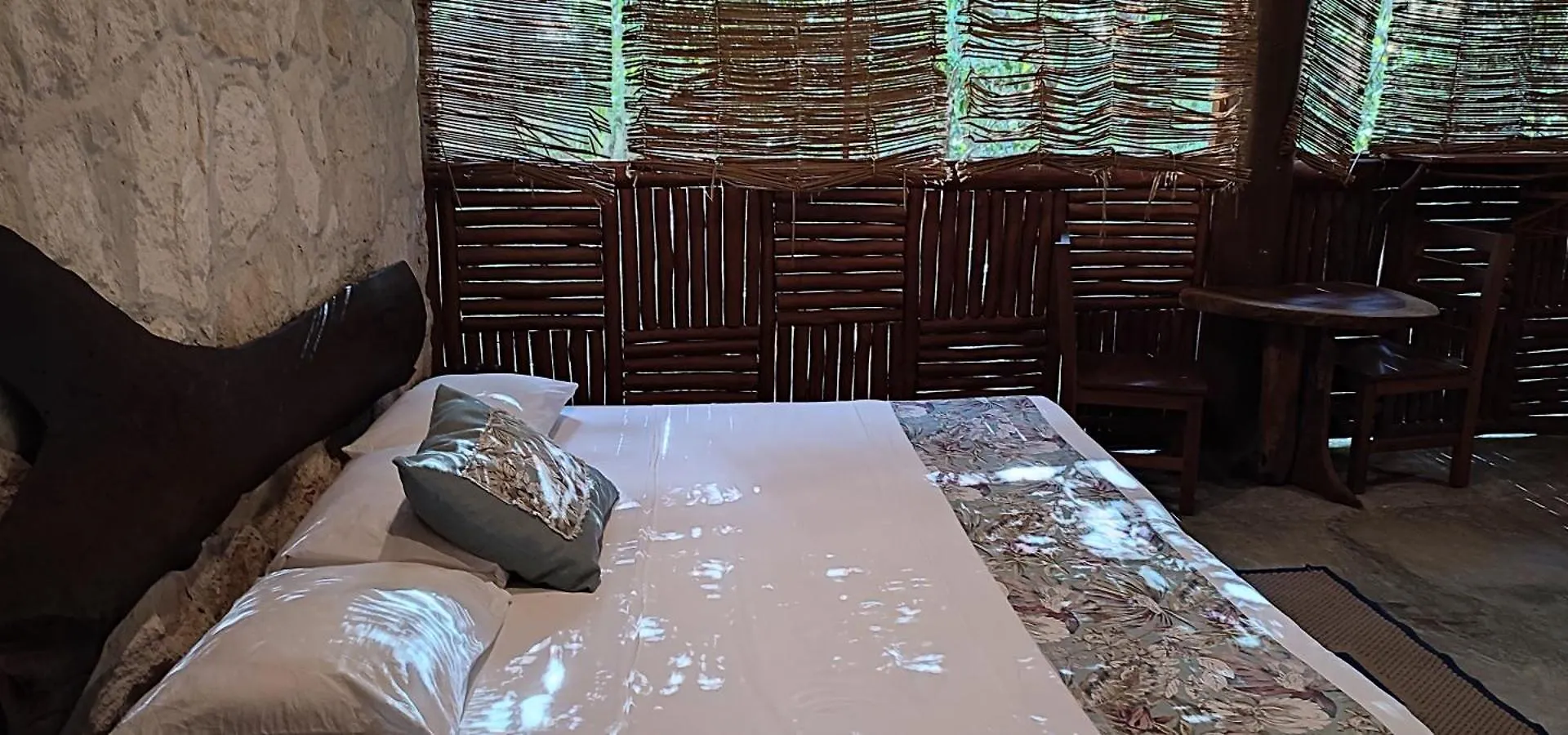 Aldea Maya-Ha Cabañas con cenotes Puerto Morelos Camping