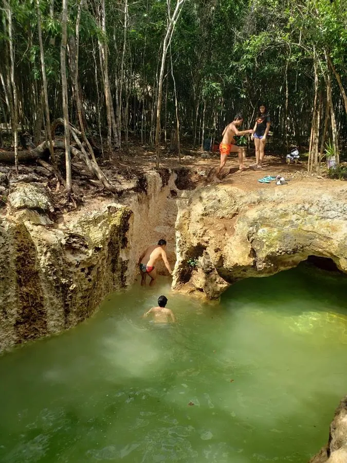 Aldea Maya-Ha Cabañas con cenotes Puerto Morelos Camping
